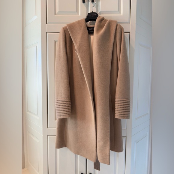 Sentaler baby alpaca mid length hood wrap coat, color camel, size xs. NWOT